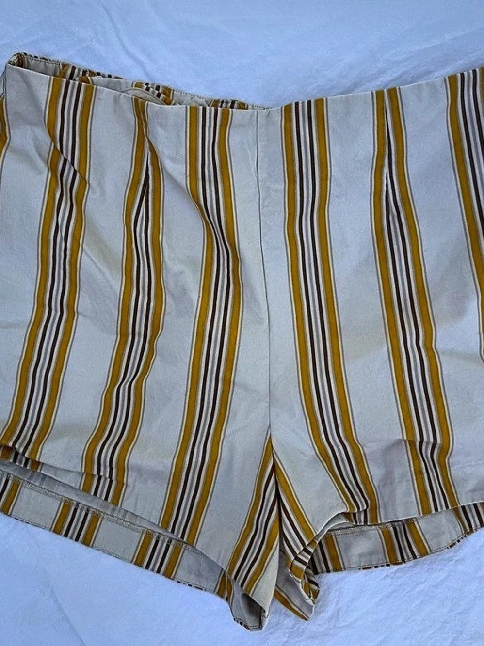 Abercrombie & Fitch Striped High Waist Shorts in White & Yellow XL